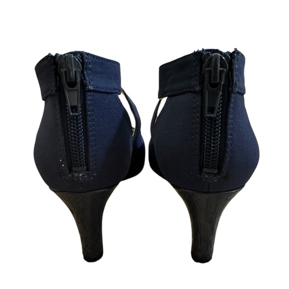 Life Stride Women's Navy Heels size 5 - Picture 5 of 7